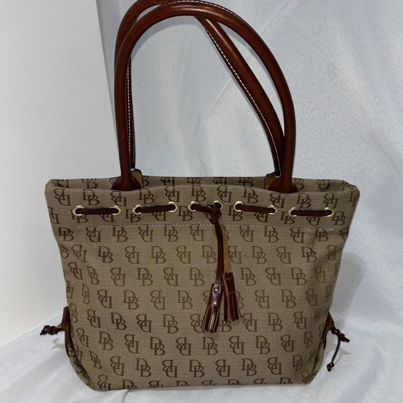 Dooney & Bourke Signature Logo Y2K Shoulder Bag - Picture 1 of 16
